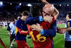 爱游戏-包含欧国联赛场外趣闻笑谈不断，球员生活点滴展示的词条